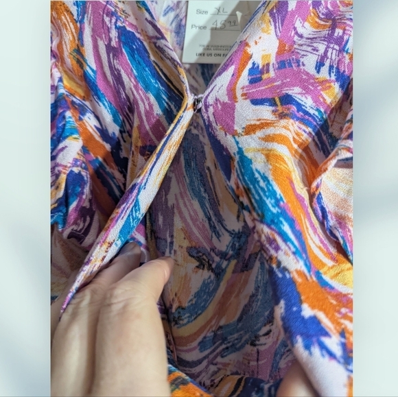 NWT AndTheWhy Colorful Abstract Print Blouse Size Large And XL - Picture 7 of 10